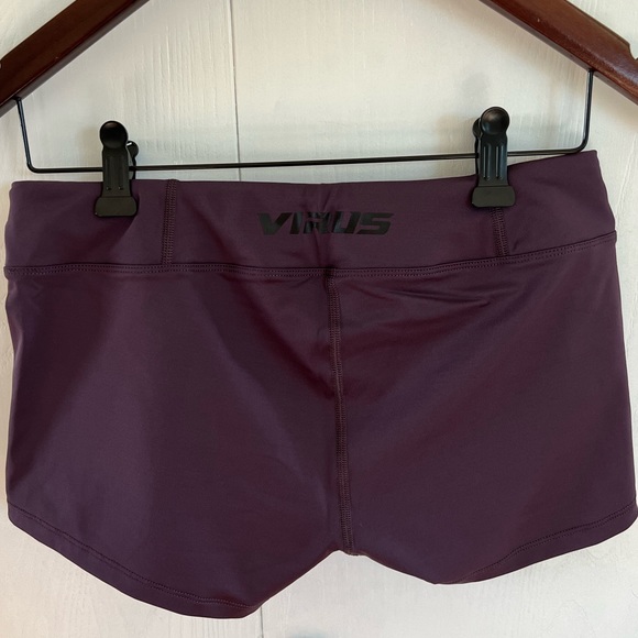Ladies Virus Data Tech Shorts - Picture 2 of 3